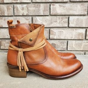 Pikolinos Zaragoza ankle bootie boots leather